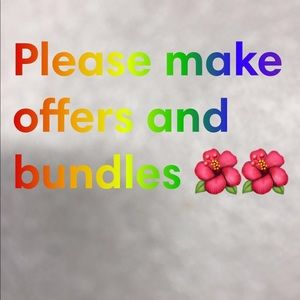 BUNDLES & OFFERS ARE NORMALLY ALWAYS ACCEPTED🌺🌺